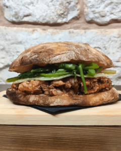 Puccia farcita con braciola la filibusteria alberobello