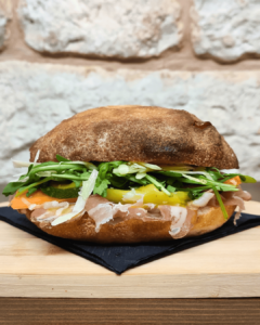 Puccia farcita con pancetta steccata la filibusteria alberobello